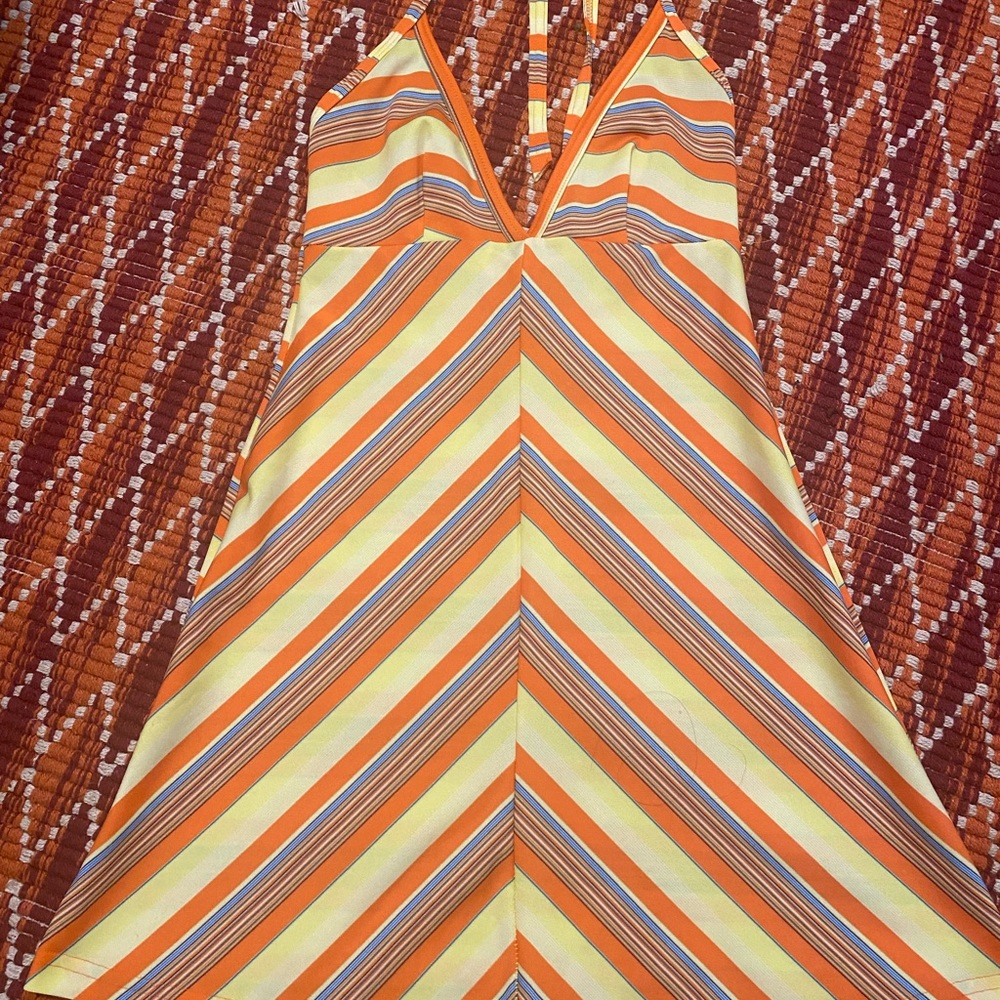 70’s look alike yellow dress. Size Small.